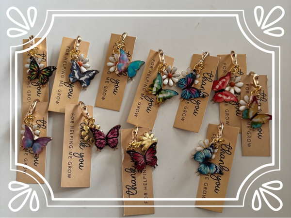 Little butterflies With white daisies