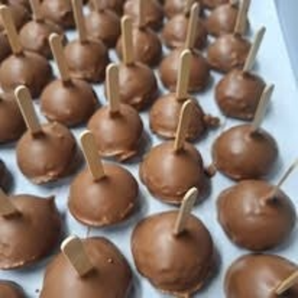 Ijslolly  Klassiek Vanille omhuld met chocolade wit, melk of fondant