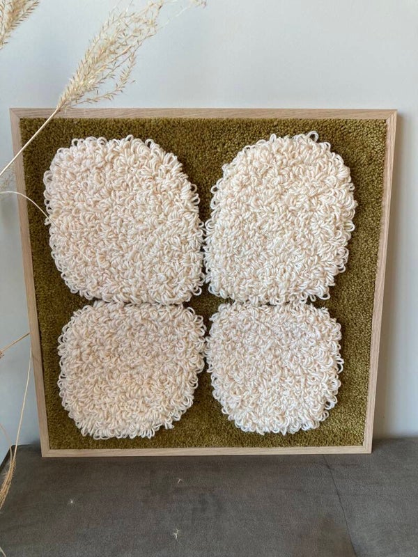 HANDGEMAAKT GETUFT (WAND)TAPIJT  'CLOVER' 50CM X 5OCM