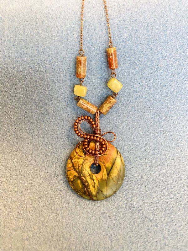 Necklace, wire wrap (n-129)