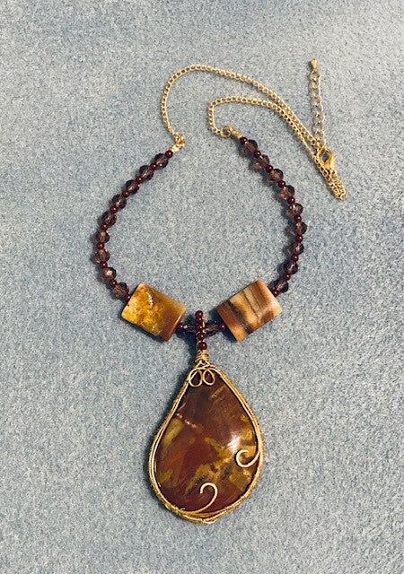 Necklace, wire wrap pendant (n-126)