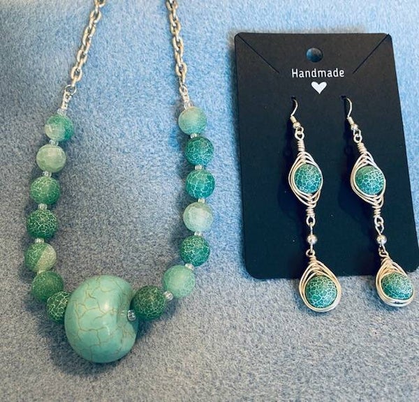 Set - Necklace and earrings (s-19)