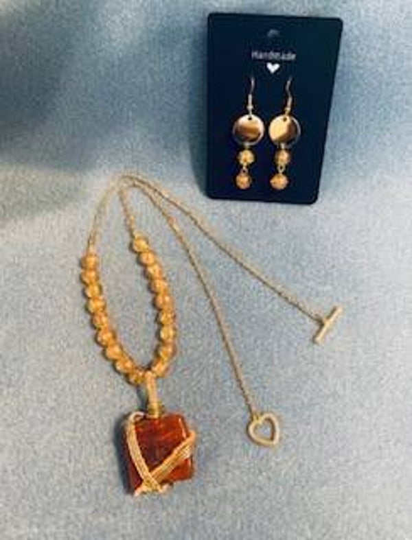 Set - Necklace and earrings