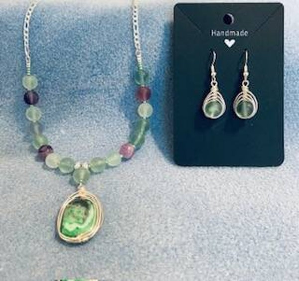Set - Necklace and earrings (s-39)