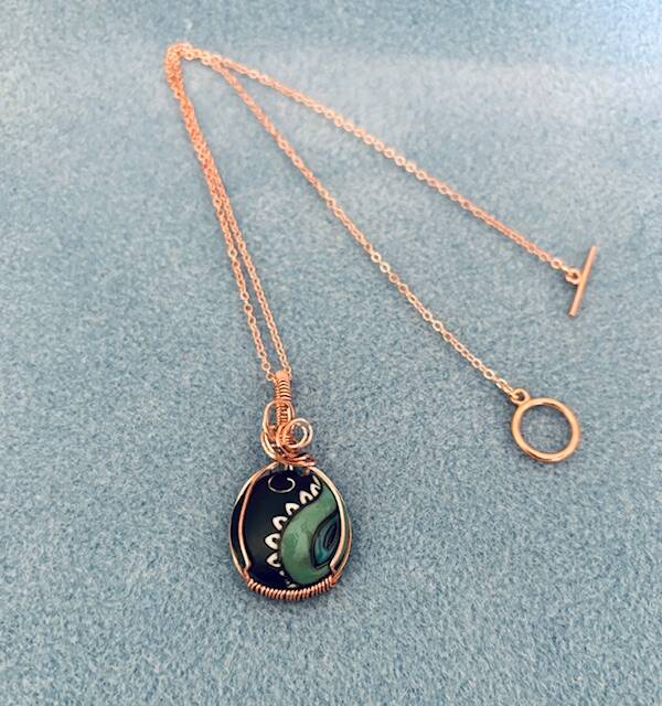 Necklace, wire wrap pendant (n-27)