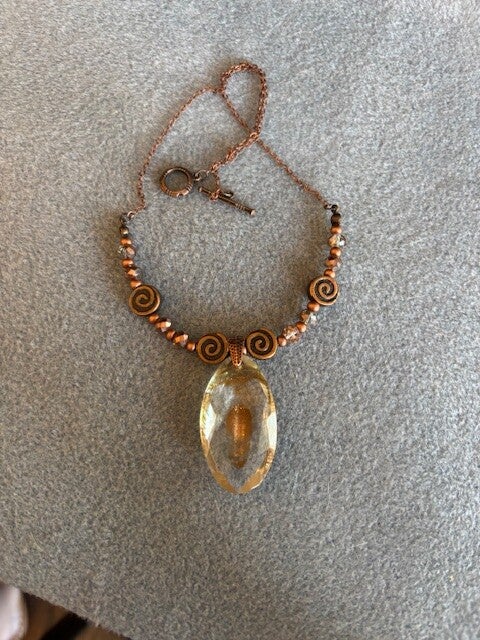 Necklace, Focal on beaded chain (n-65)
