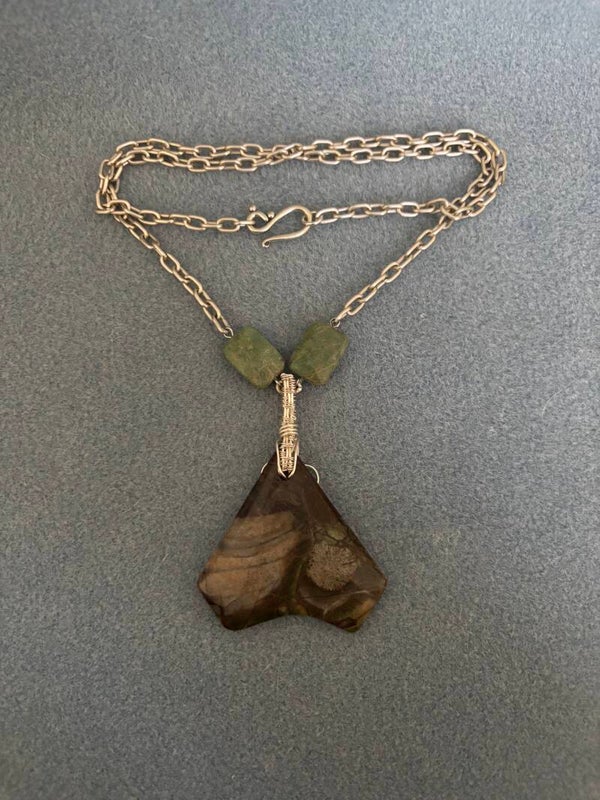 Necklace (n-61)