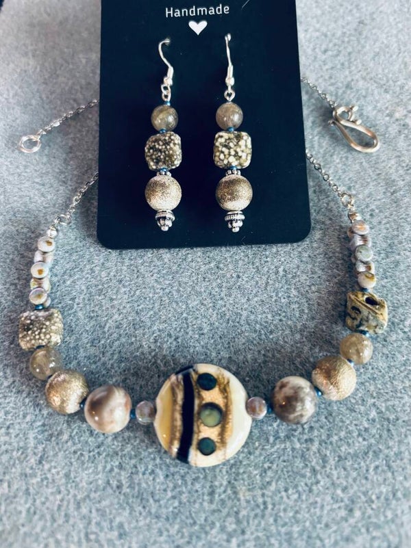 Set - Necklace and earrings (s-26)
