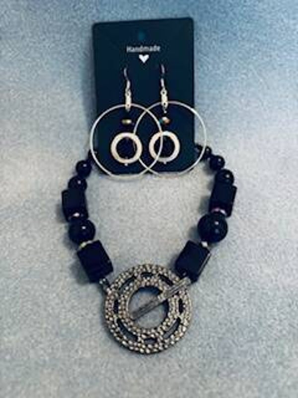 Set - Necklace and earrings (s-3)