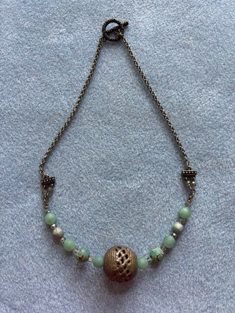Necklace, varied beads (n-12)