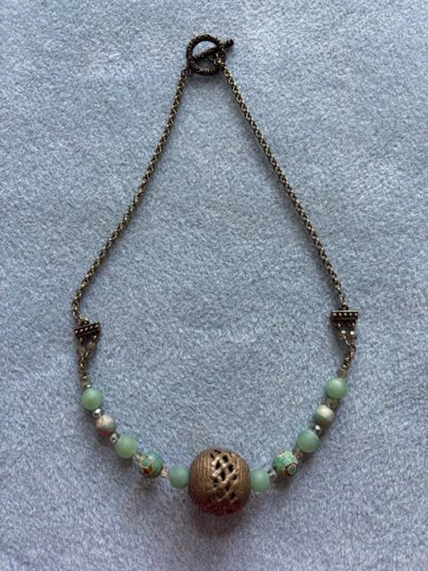 Necklace, varied beads (n-12)