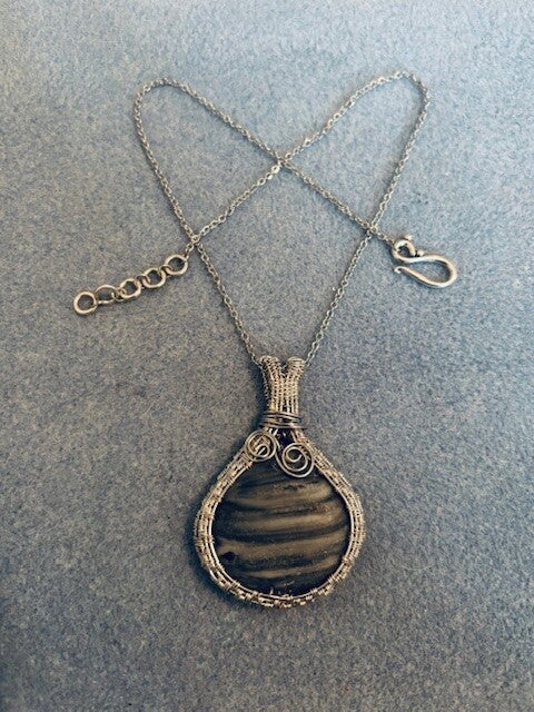 Necklace, wire wrap stone pendant (n-70)
