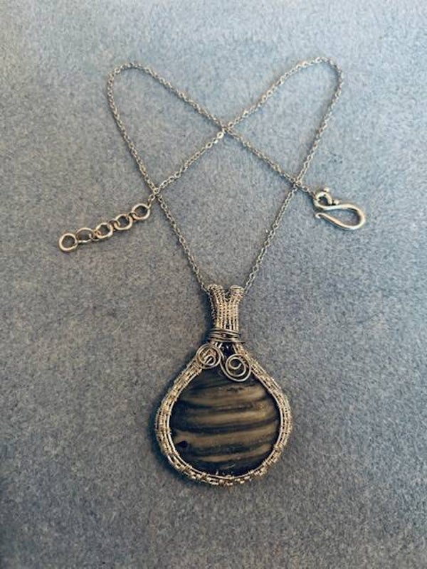 Necklace, wire wrap stone pendant (n-70)