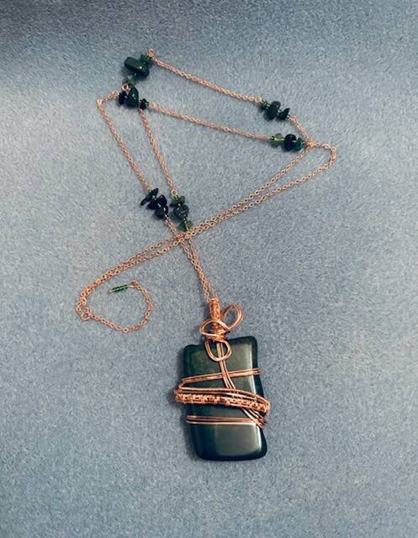 Necklace, wire wrap pendant (n-54)