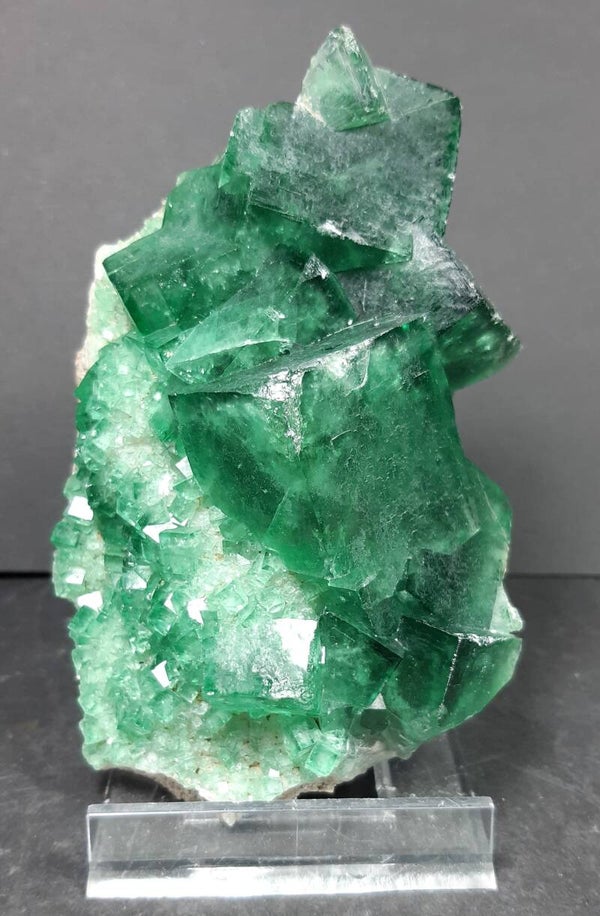 FLUORITE - MADAGASCAR (=UV)  12 x 9 x 5 cm