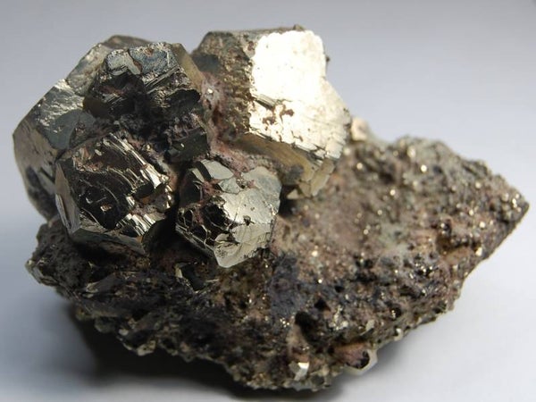 ELBA PYRITE    11 x 9 x 8 cm