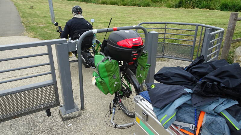 Dümmste Radwegabschrankungen Frankreichs 