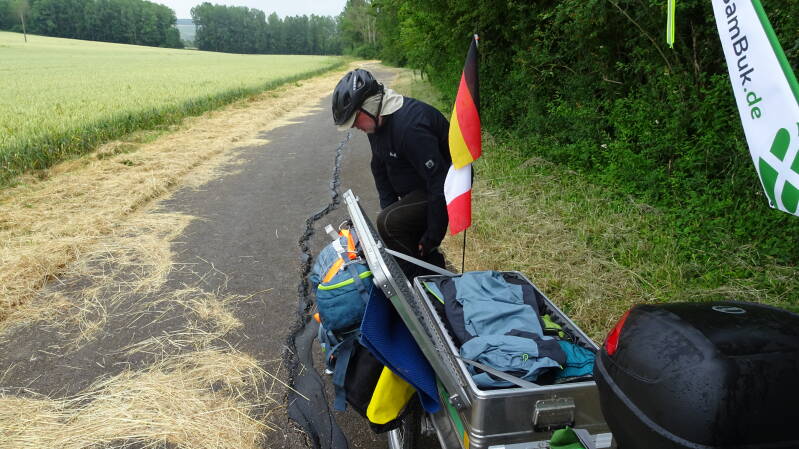 Regenklamotten anziehen 