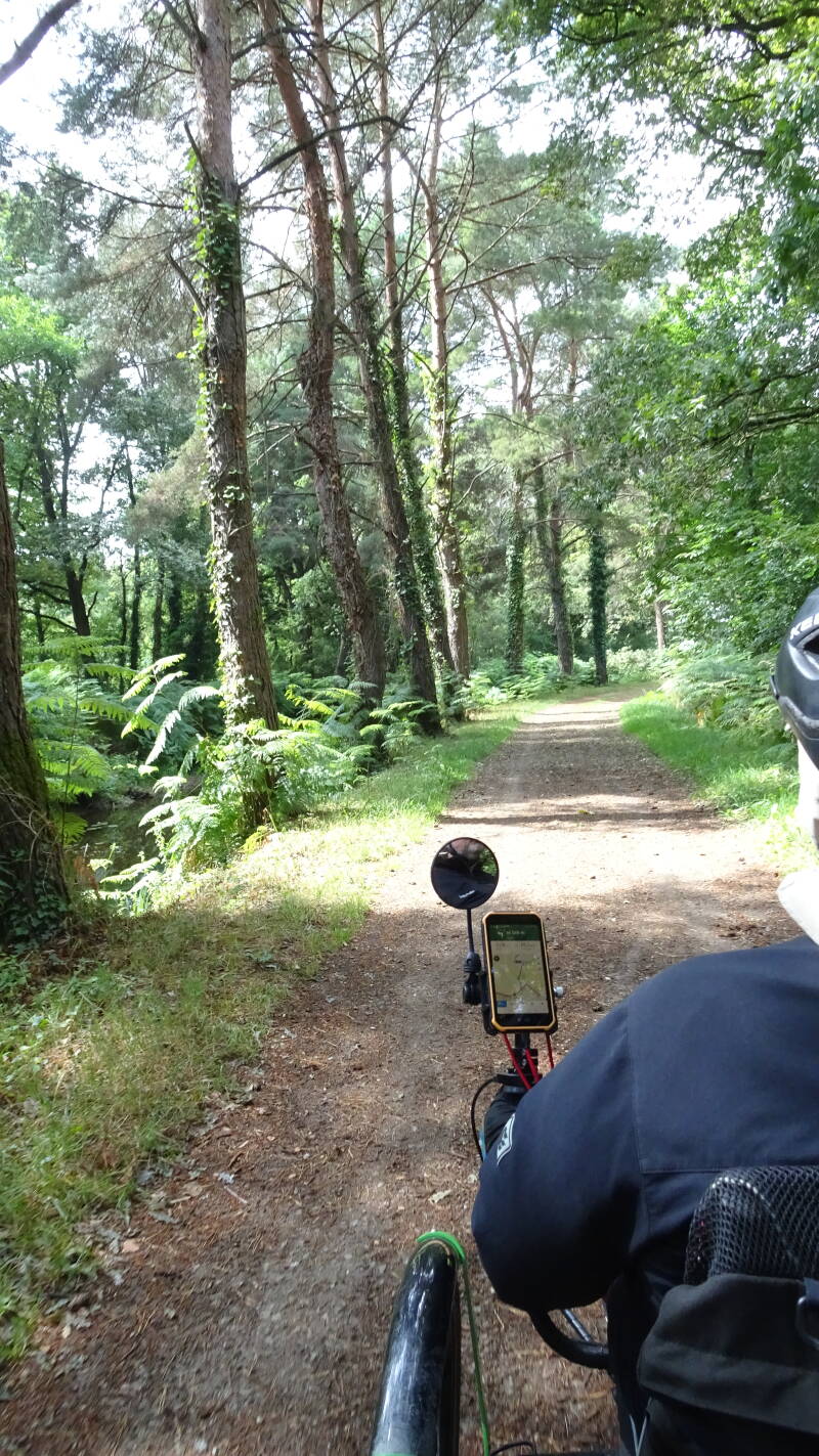Radweg weg vom Kanal