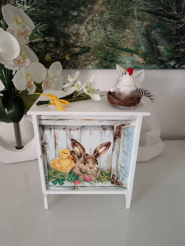 Armoire à oeufs " lapins et poussins"
