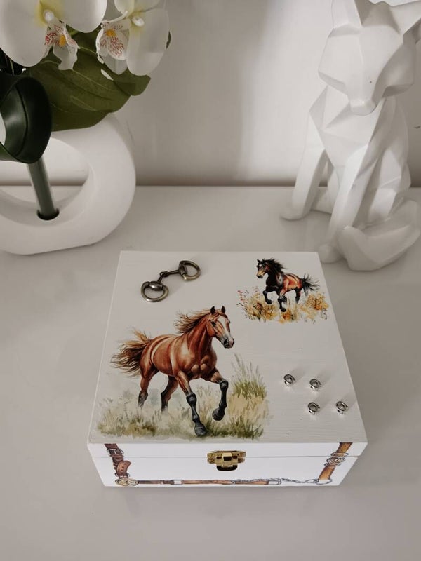 Boîte 4 compartiments "chevaux"