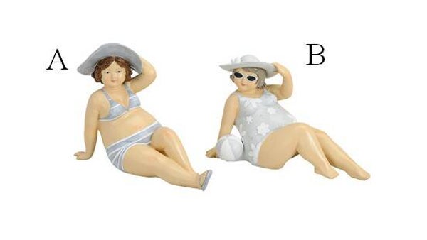 Femmes enn maillot de bain gris