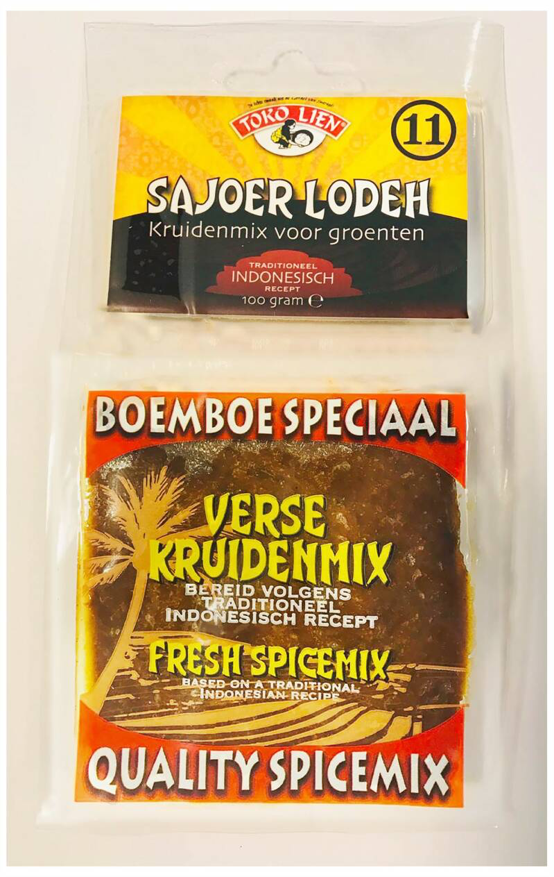 Toko Lien boemboe speciaal verse kruidenmix/kruidenpasta Sajoer Lodeh 100 gram. Kant en klare kruidenpasta met recept. De echte smaak uit de gordel van smaragd. Bereid volgens traditioneel Indonesisch recept. Fresh Quality spicemix. Based on a tradi