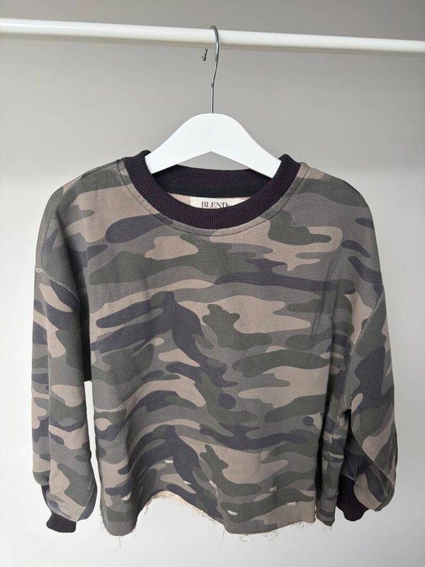 Camo damaged sweater