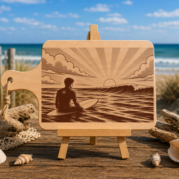 Planche à découper en bois d'aulne - Surfeur attendant la vague