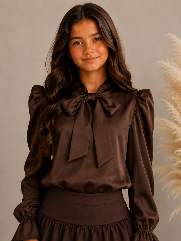 Bruine Satijnen Meisjes Blouse met Strik & Ruches