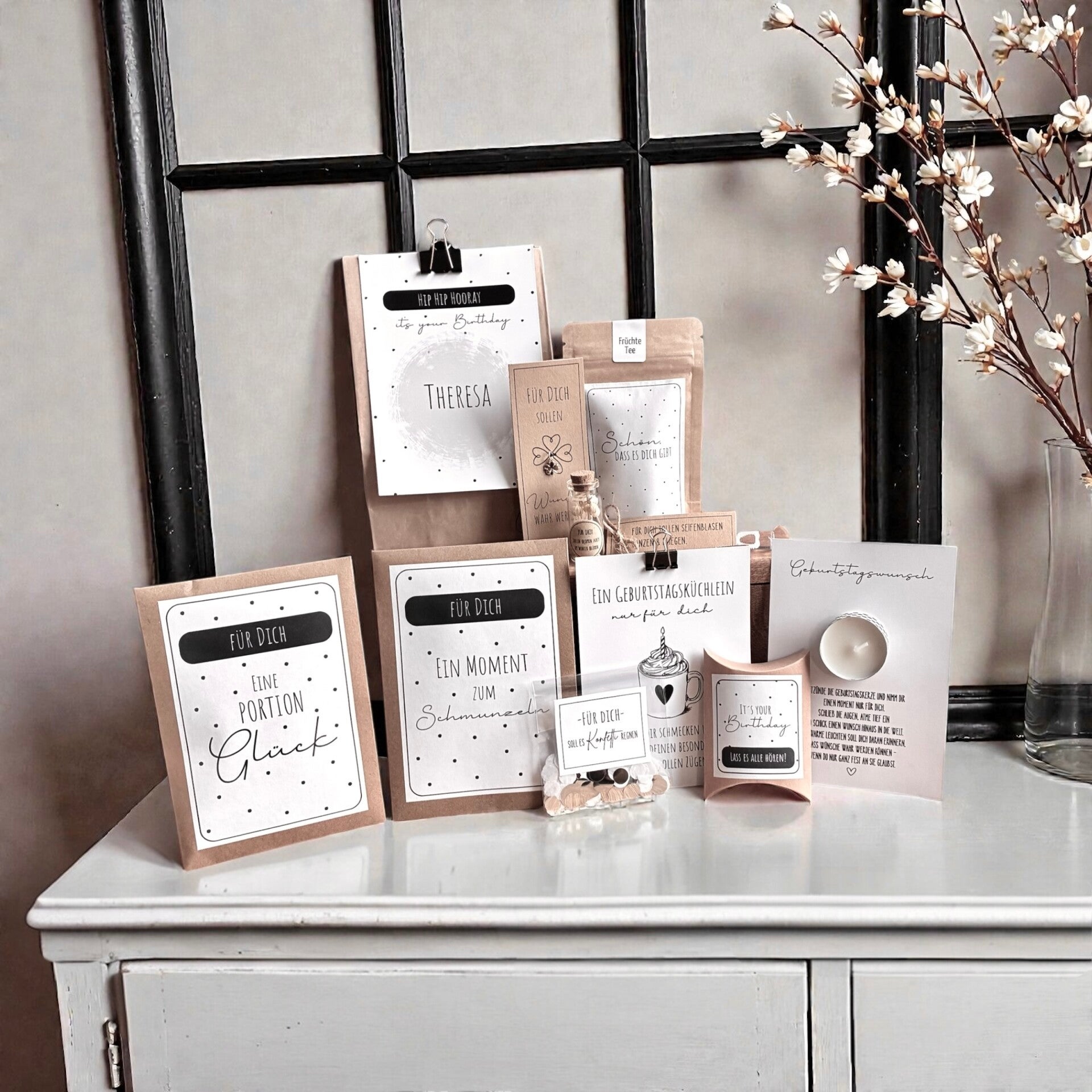 Personalisiertes Geburtstagsgeschenk für Frauen - Geburtstag in der Tüte - Beige