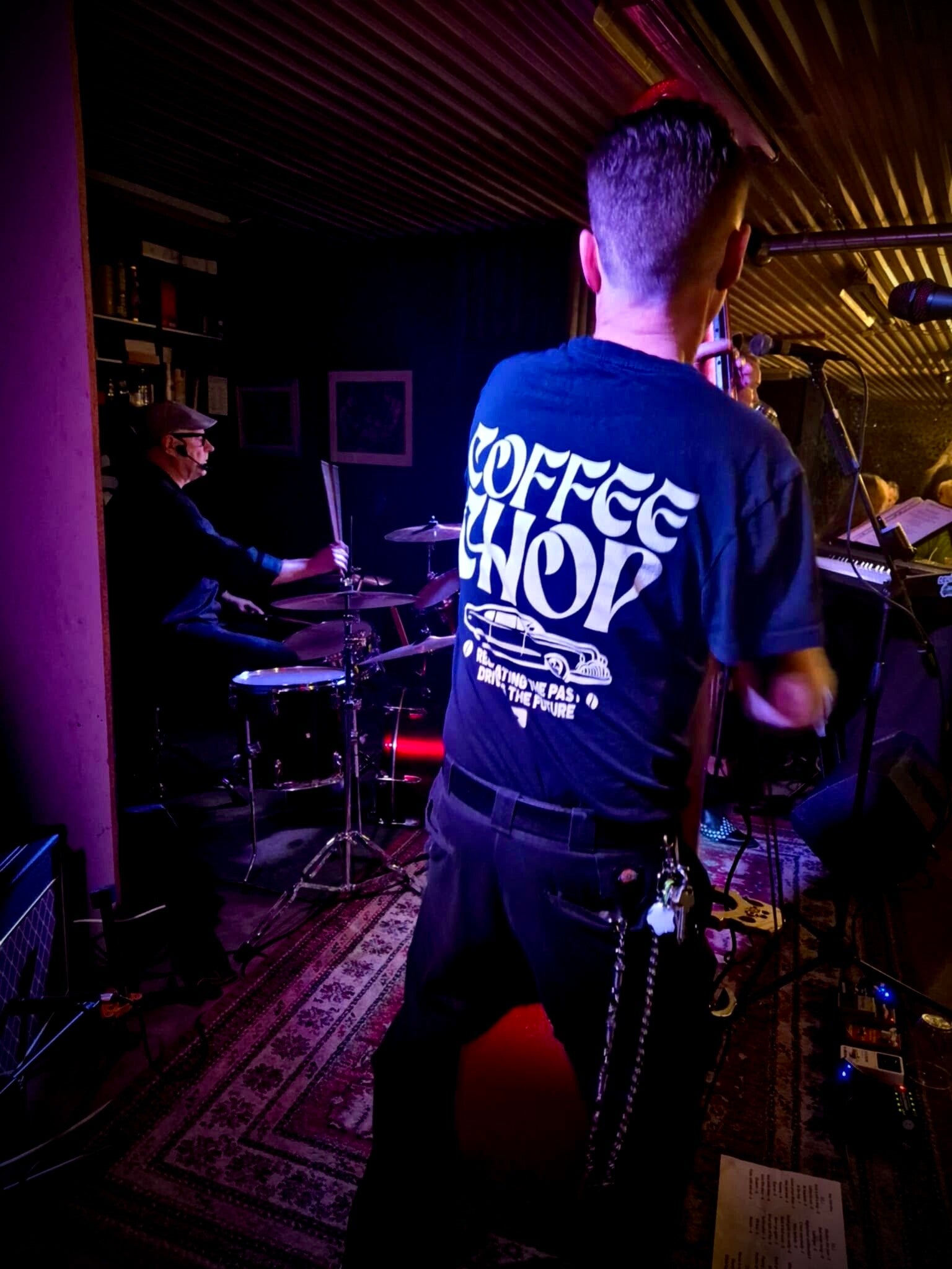 T-Shirt - BLACK