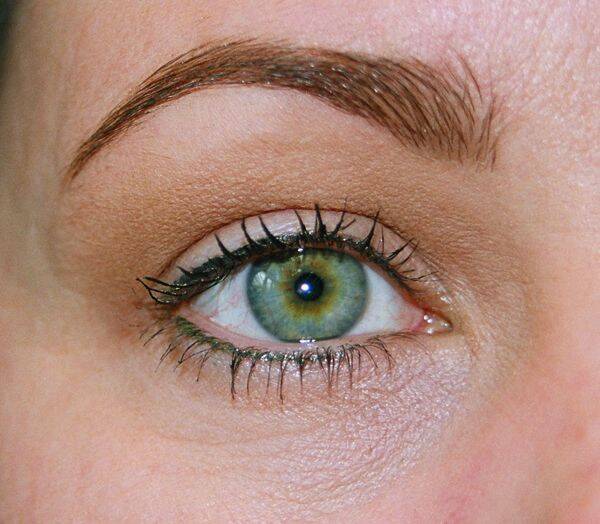 Permanente make-up, permanente eyeliner  bij Skintastic Brugge