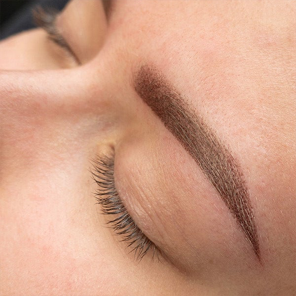 Soft powderbrows brows Brugge , mooie wenkbrauwen laten zetten in West-Vlaanderen , natuurlijke powderbrows Brugge, sint-kruis pmu , Waar kan ik powderbrows laten zetten in Brugge? Waar kan ik powderbrows doen in west-Vlaanderen? Powderbrows Brugge,  