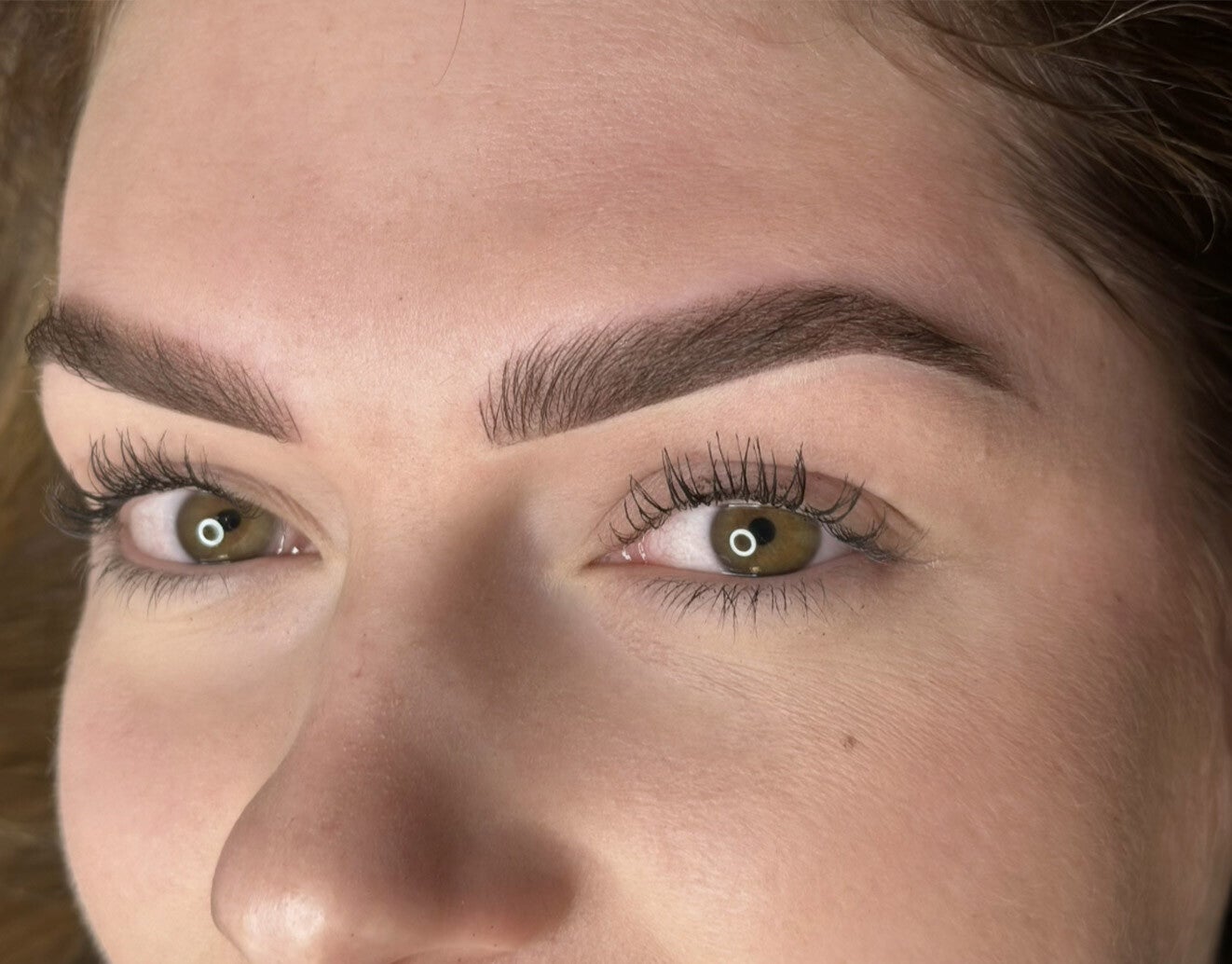 Hyperrealistic 3D Brows Brugge • permanente make-up wenkbrauwen • PMU wenkbrauwen Brugge • realistische wenkbrauwen • hairstroke brows / microblading wenkbrauwen / pmu wenkbrauwen / permanente make-up wenkbrauwen / combi brows / combi wenkbrauwen
