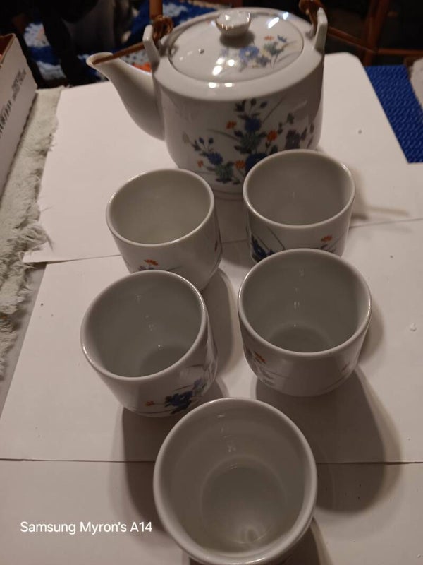 DISM020 Otagiri teapot and 5 cups