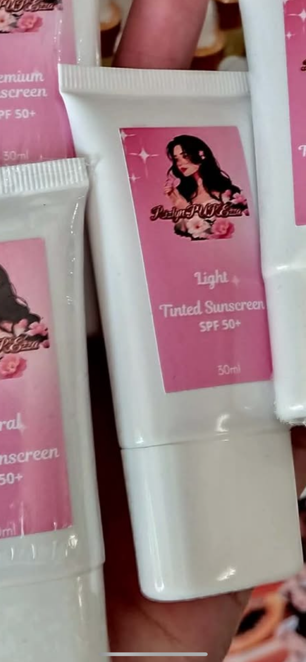 Light Tinted Sunscreen SPF50+