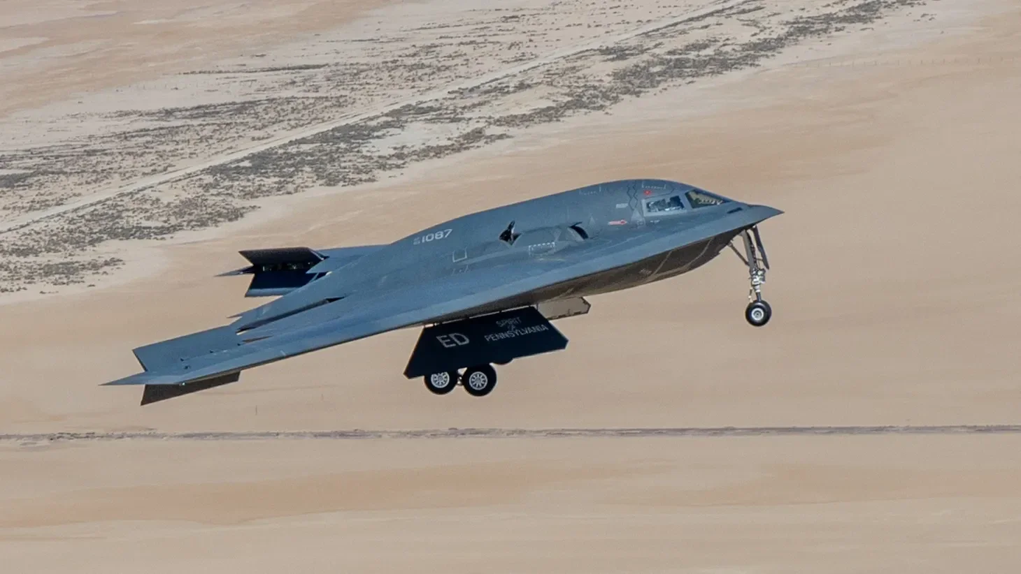 Northrop Grumman B-2 Spirit landing