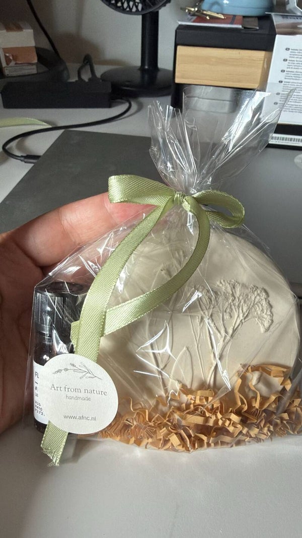 Botanische geur cadeauset | Een botanische tegel met geurige olie – voor een subtiele, natuurlijke geur in huis.