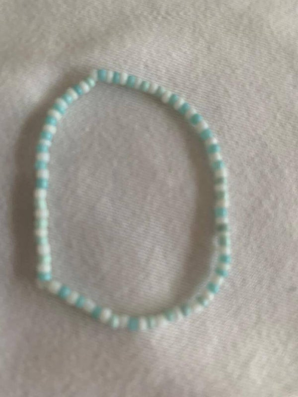 Armband lichtgroen met wit voor volwassene