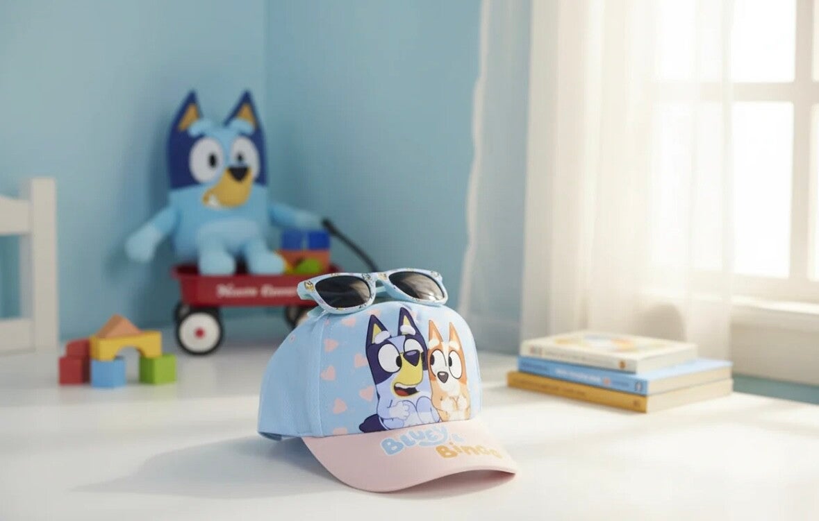 (Précommande) Ensemble lunettes de soleil et casquette Bluey