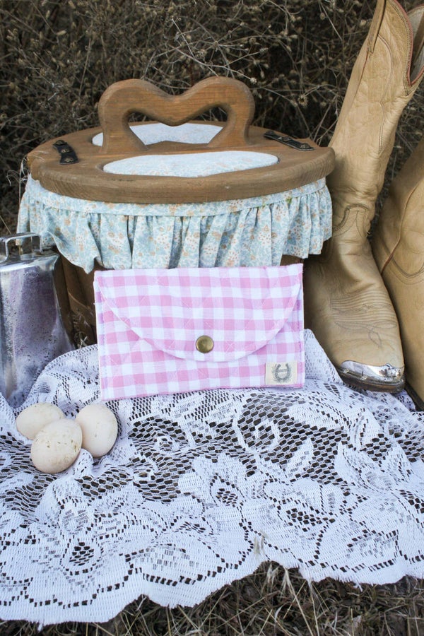 Dolly's Darlin 🎀✨ - sunglasses Pouch