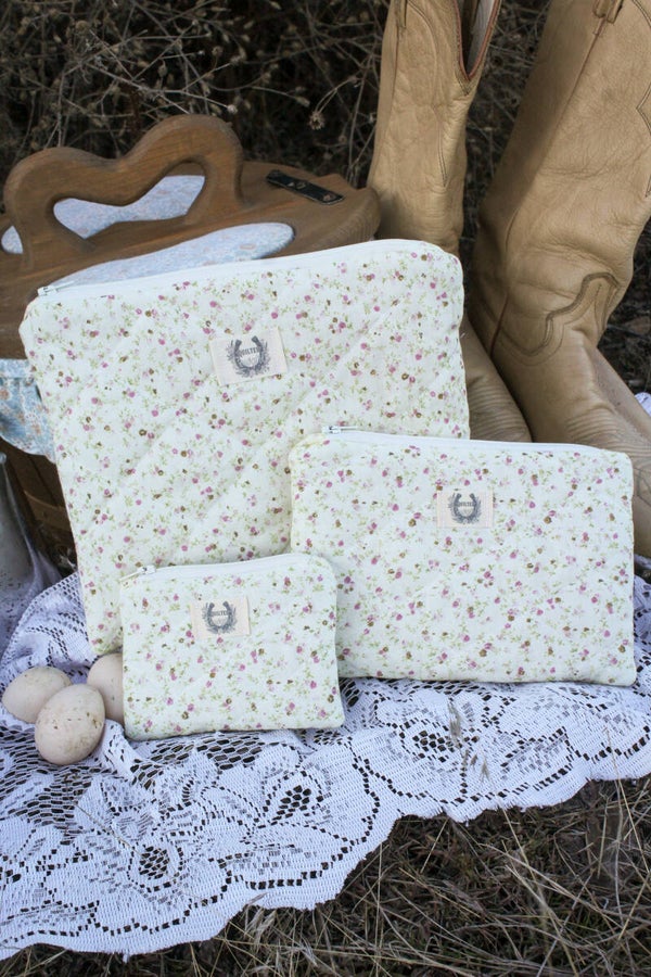 Honeysuckle Lane 🍯🌷- zip pouch