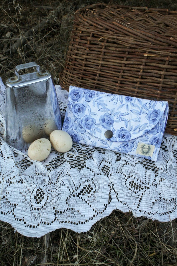 Pioneer Petals 🌾🫐 - sunglasses pouch