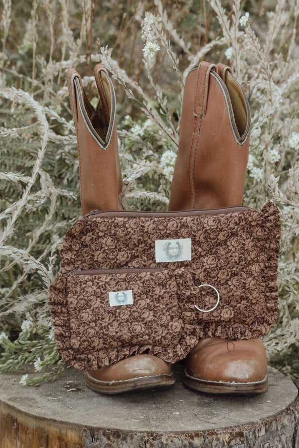 brown roses n