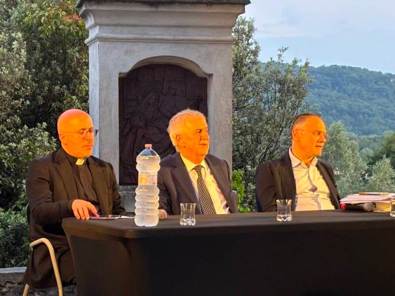 gemonio-il-convegno-su-papa-ratzinger-2123722-standard.jpg