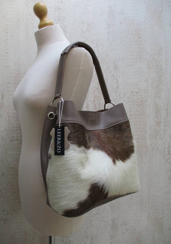 Taupe leren buideltas koeienhuid taupe/wit