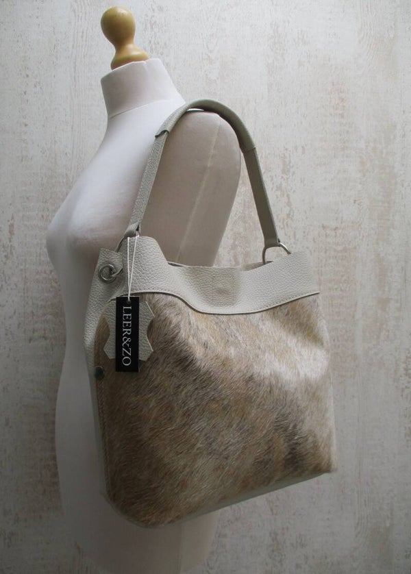 Beige leren buideltas koeienhuid beige/grijs