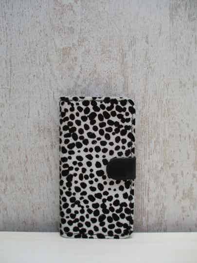 Bookcases iPhone 15 dalmatiër