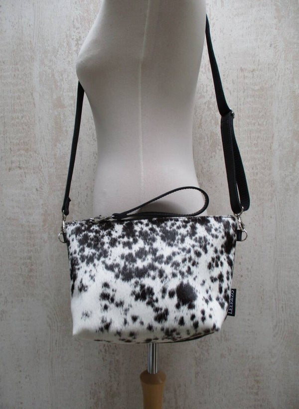 Zwart leren schoudertas zwart/wit koeienhuid